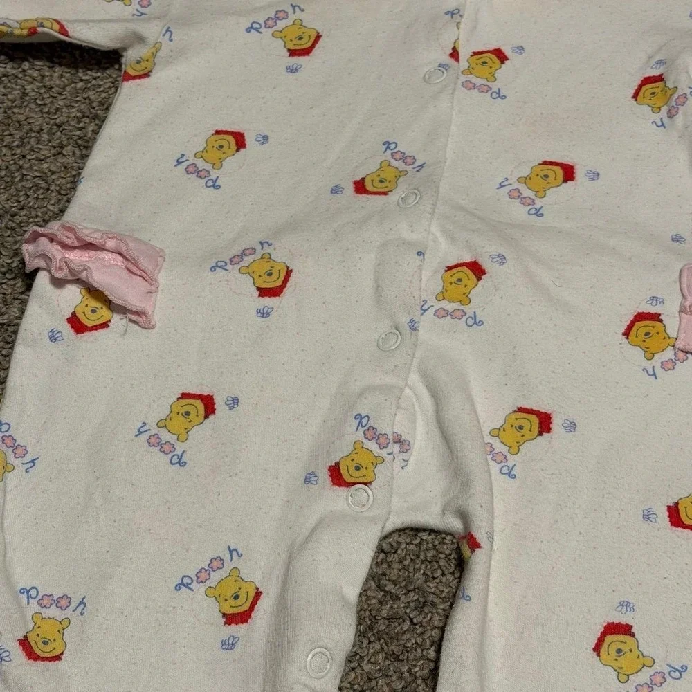Vintage Disney Winnie The Pooh Baby Sleeper Pink White 0-3 Months Footed - Picture 2 of 6